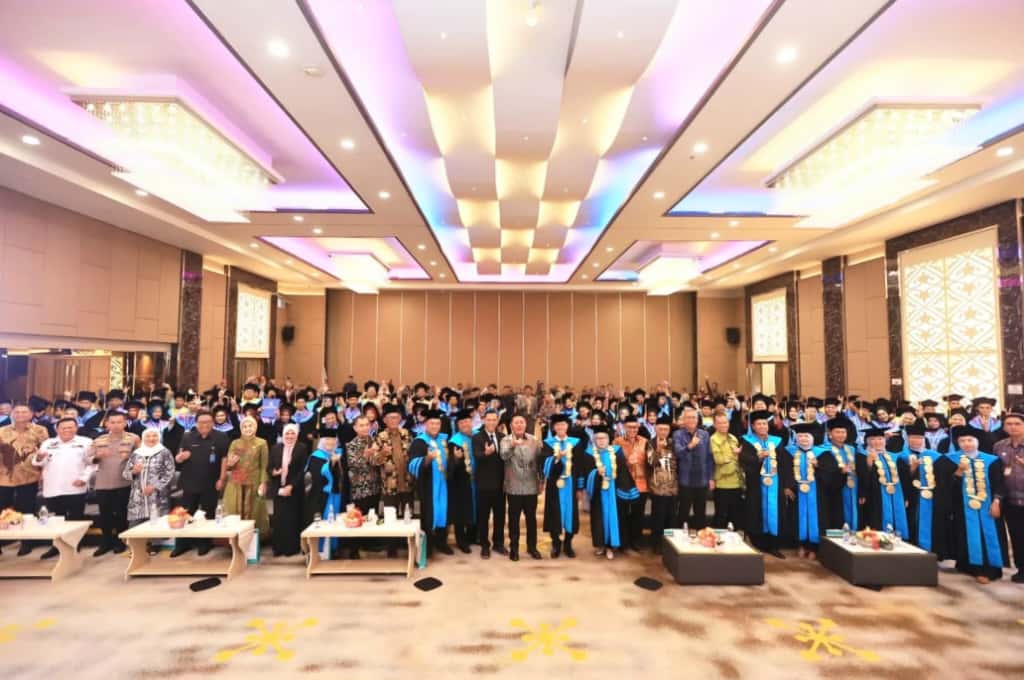 WISUDA KE-7 USS: 111 SARJANA MENJADI BUKTI KOMITMEN PADA PENDIDIKAN BERKUALITAS DAN BERKEADILAN