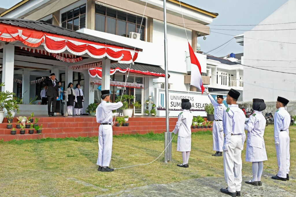 DARI KAMPUS UNTUK INDONESIA: REKTOR USS SOROTI PERAN AKADEMISI