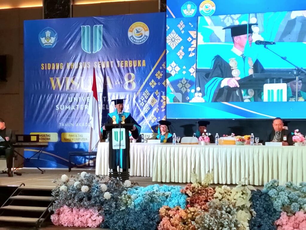 Dari Panggung Wisuda Menuju Panggung Dunia Nyata: USS Kukuhkan 109 Sarjana